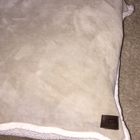 ugg pillow king